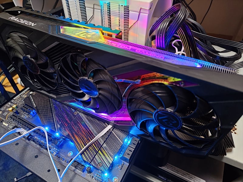 Radeon RX 7700 XT Phantom Gaming 12GB OC